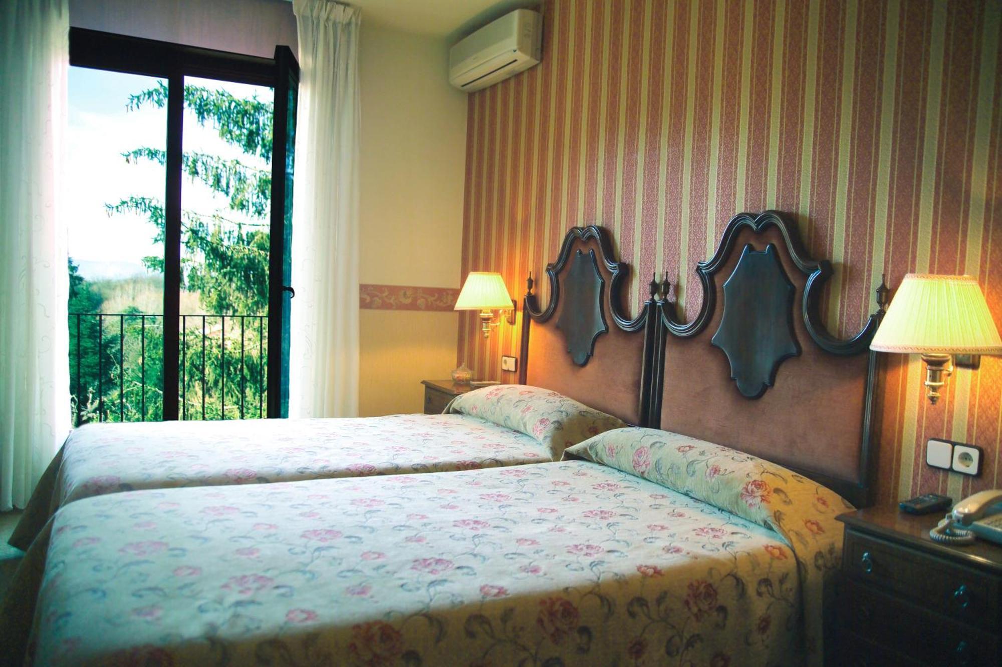 Fonda Ca la Manyana Guest House Sant Julia de Vilatorta Luaran gambar